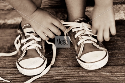 Tying your shoelaces, you've been doing it wrong!