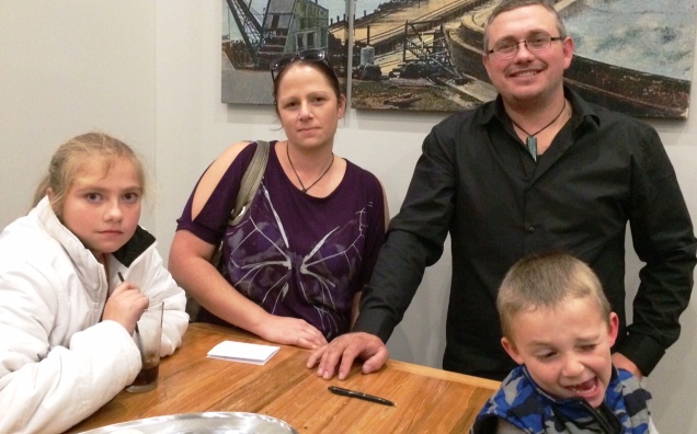 They're getting Married with Children