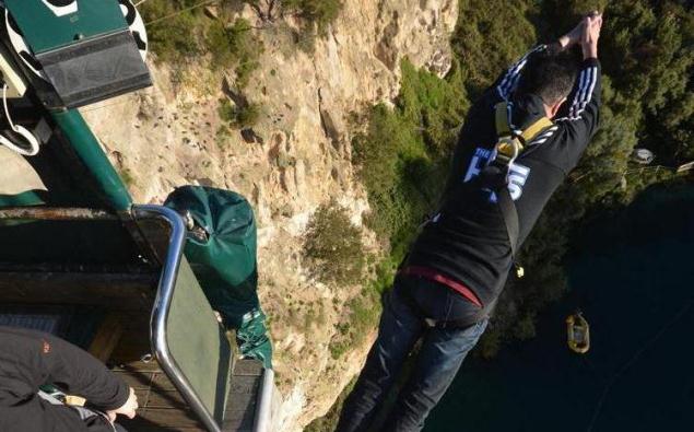 Paul Jumps at Taupo Bungy
