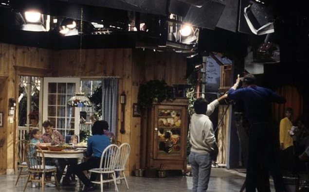 MORE Sets Of Your Favourite 90s TV Shows!