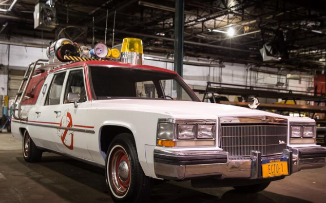 New All Female Ghostbusters Car And Suits Revealed!