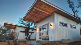 These Best Friends All Live Next To Each Other On "Bestie Row"