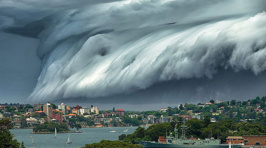 Breathtaking “Cloud Tsunami” Rolls Over Sydney