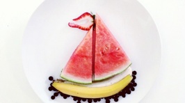 Art Created by Playing With Food