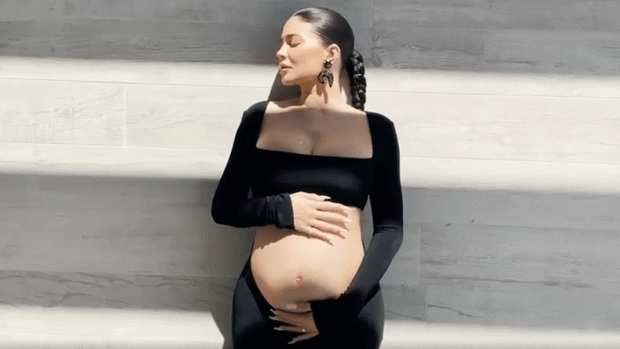 Kylie Jenner Sends Pregnant Emojis to Travis Scott, Baby Number 3?