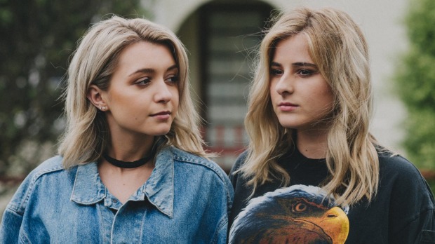 Mae Valley - Glitter