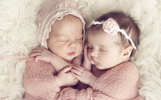 Woman gives birth to two babies conceived 10 days apart