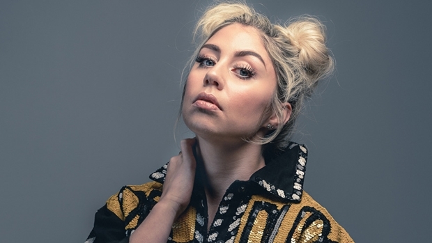 Theia - Champagne Supernova