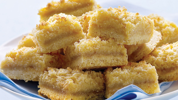 Gluten free gooey caramel slice