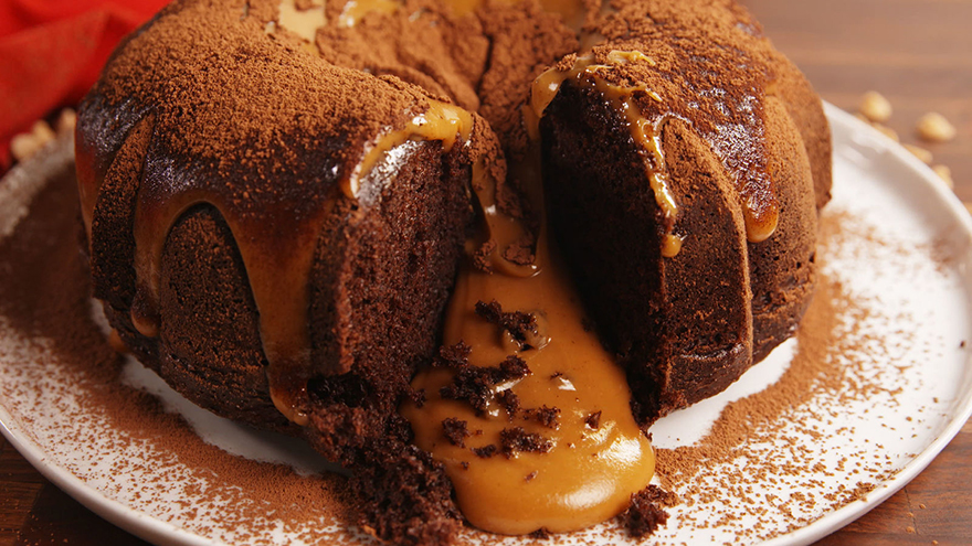 This molten peanut butter lava cake is heaven on earth!