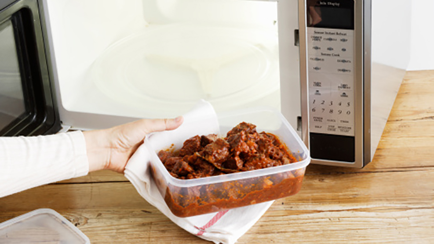 These are the 8 common foods you should NEVER reheat!