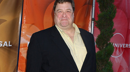 John Goodman shocks fans with dramatic weightloss on 'Roseanne' reboot