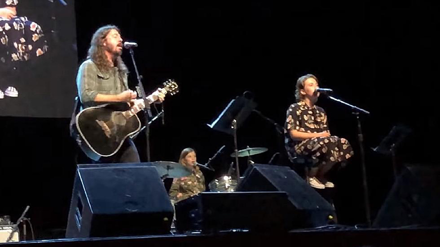 Dave Grohl's daughter joined him onstage to cover Adele's 'When We Were Young' - and she sounds AMAZING!