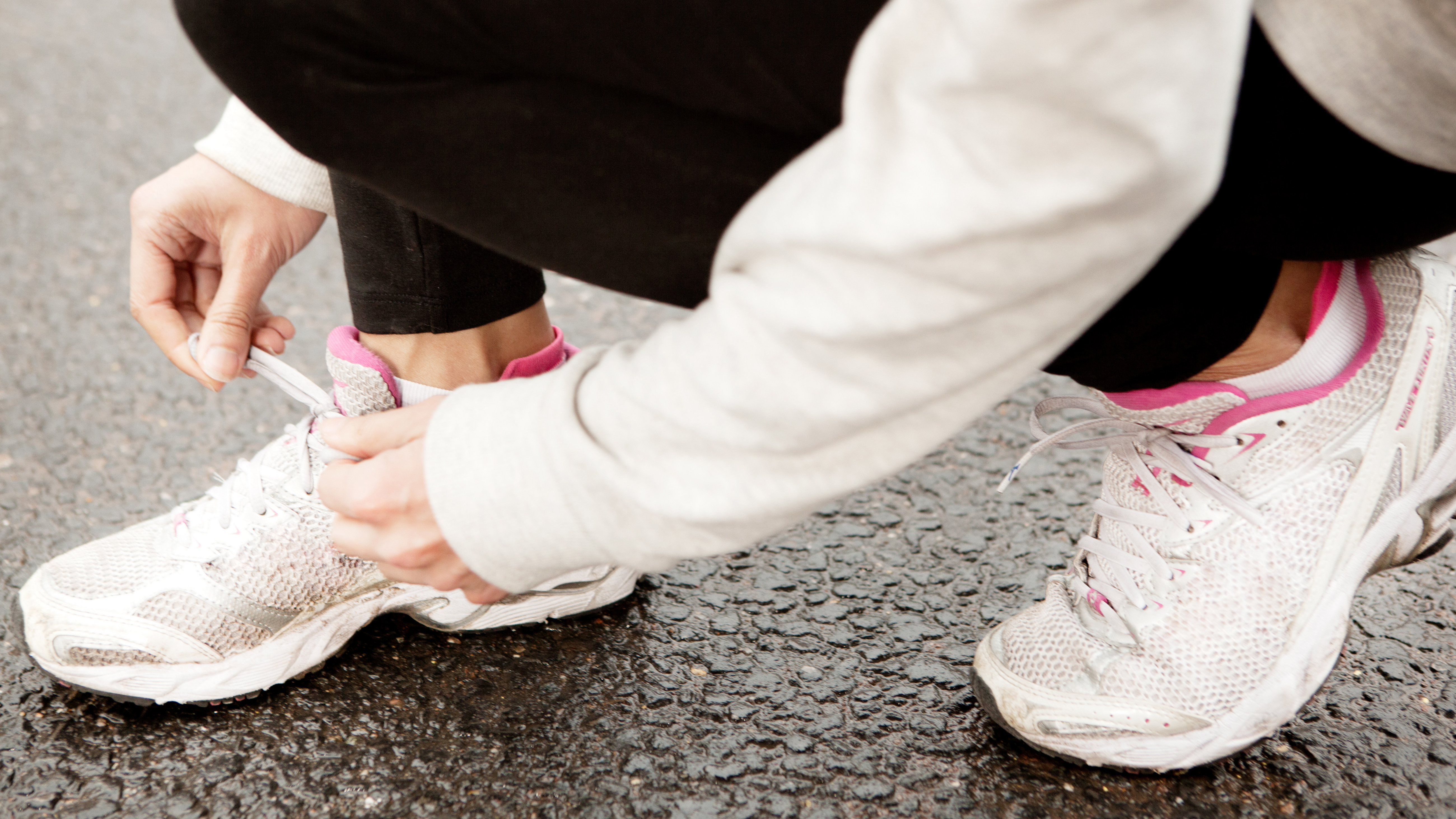 THIS is what the extra shoelace hole is really for ...