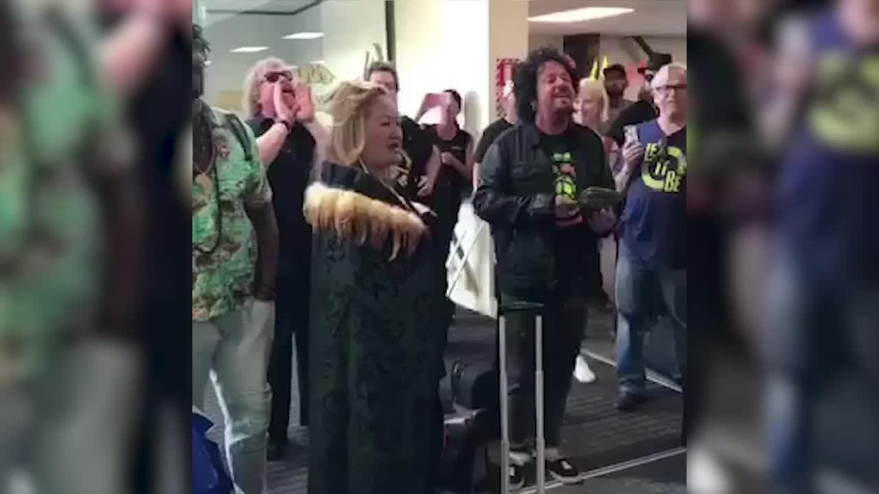 Toto's EPIC response to Tauranga pōwhiri will absolutely blow you away