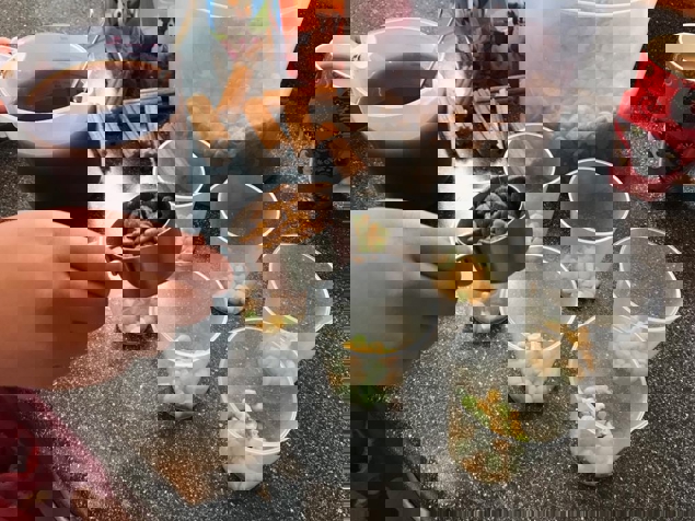 Layer of dog nuts