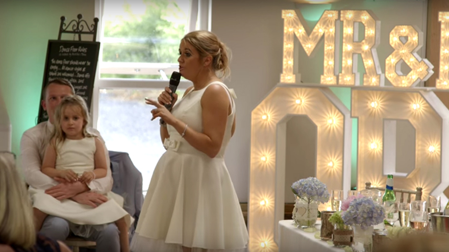Maid of honour parodies 'Ice Ice Baby' with the most epic wedding toast