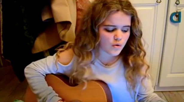Teen stuns with beautiful acoustic cover of Grease classic 'Hopelessly Devoted To You'