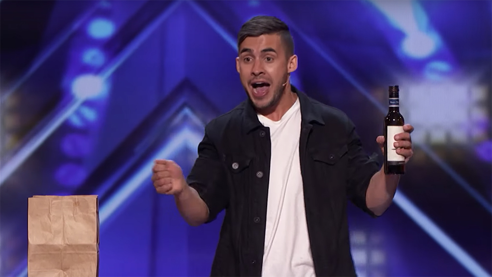 Australian magician STUNS American's Got Talent judges with "intoxicating" magic tricks!