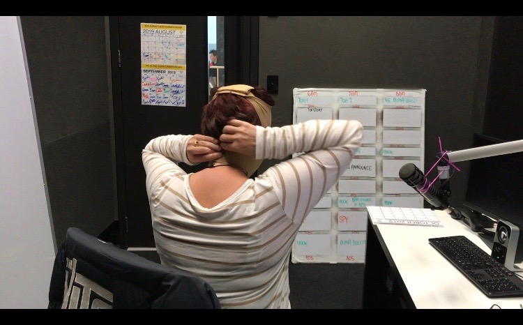 Estelle buys something really weird online 