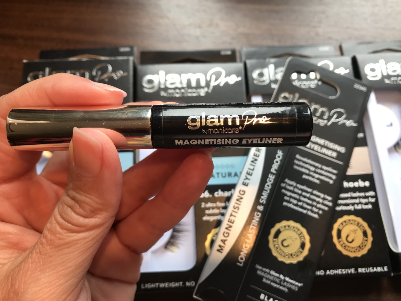 Estelle tries out some game changer false eyelashes 