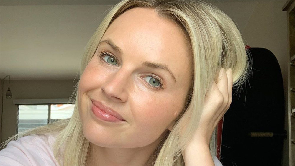 Kiwi star Kim Crossman talks shedding light on inner-darkness in podcast 'Pretty Depressed'