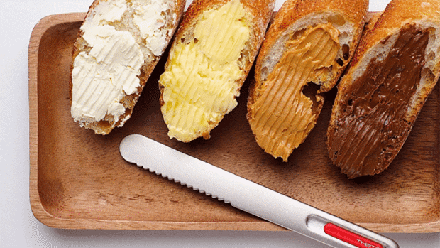 This Bread Knife Uses Heat Technology To Make Spreading Butter Easier Than Ever This Bread Knife Uses Heat Technology To Make Spreading Butter Easier Than Ever
