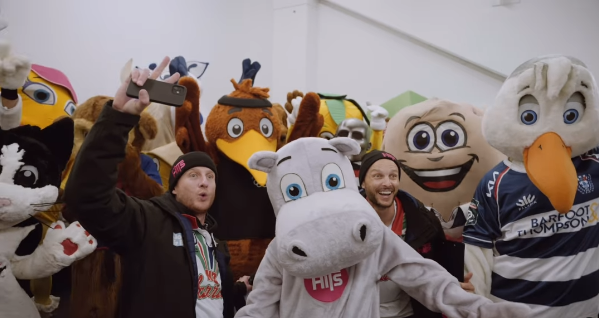 Watch the epic moments from The Hits' mascot race at the Warriors' game