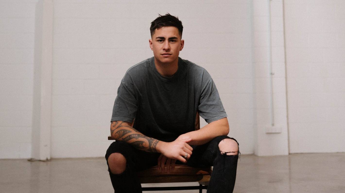 Kiwi singer Jackson Owens is making waves his new song 'Now Forever'