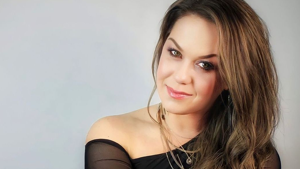 Listen to Kiwi singer Nyree Huyser's debut single 'By The River'