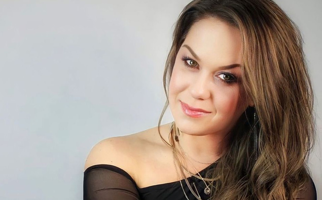 Nyree Rivers Listen to Kiwi singer Nyree Huyser's debut single 'By The River'