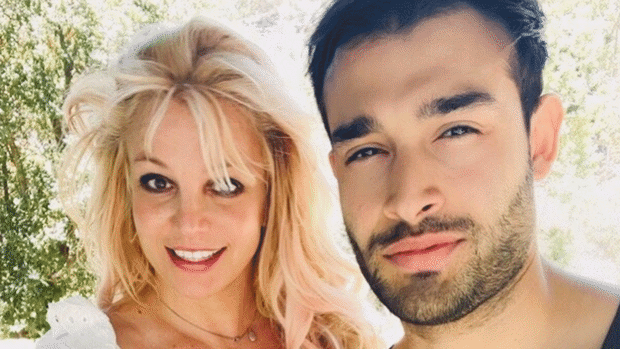 Britney Spears Just Got Engaged To Sam Asghari And Her Diamond Ring Is Stunning
