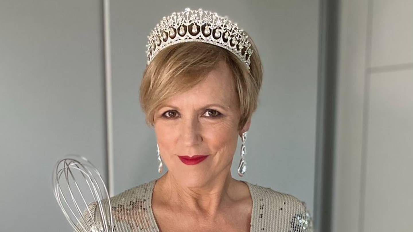 Hilary Barry  brings back Formal Friday for lockdown and she looks absolutely stunning