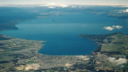 BREAKING NEWS: Plane Crash Into Lake Taupo