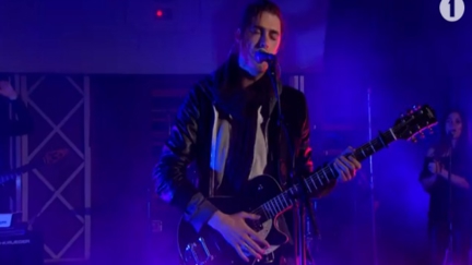 Hozier covers Ariana Grande's 'Problem' and nails it!