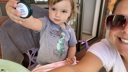 Estelle tries out sustainable sunscreen created by Kiwi company