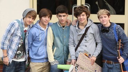 Signs Harry, Zayn, Niall, Liam and Louis are preparing for a One Direction reunion