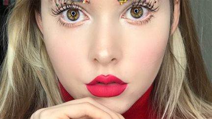 There's a new bizarre eyebrow trend just in time for Christmas