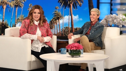 Melissa McCarthy pre-apologises to Ellen for chest bumps