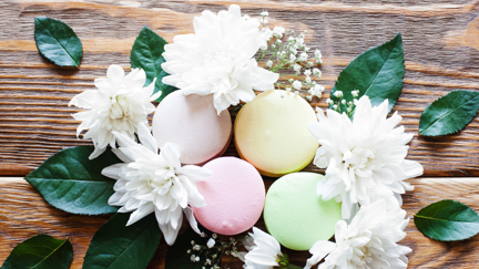 This latest wedding cake trend is deliciously chic