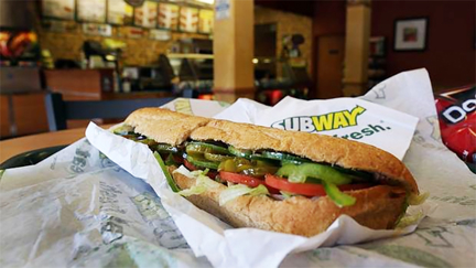 Subway employee breaks the bad news about mayo to vegan customer