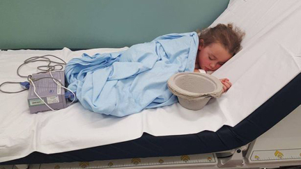 Mum shares heartbreaking photo of six-year-old daughter in hospital as a result of bullying