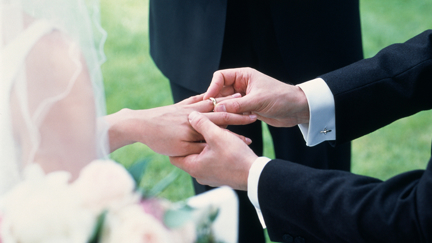 The reason these guest wore blindfolds during this bride’s wedding will bring tears to your eyes