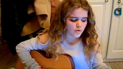 Teen stuns with beautiful acoustic cover of Grease classic 'Hopelessly Devoted To You'