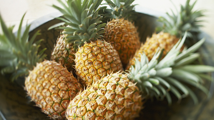 Game of Thrones star Lena Headey shares GENIUS pineapple hack!