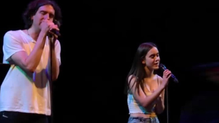 Courteney Cox's 14-year-old daughter sings STUNNING 'Chasing Cars' duet with Snow Patrol
