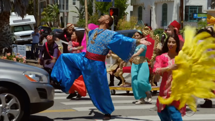 James Corden, Will Smith and Aladdin cast hilariously perform musical in the middle of the street!