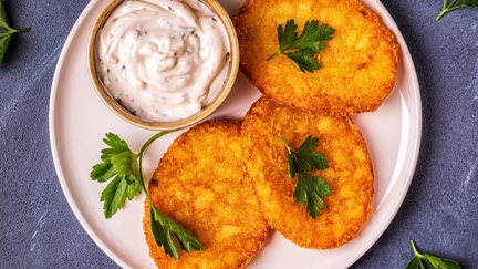 This simple life hack for quickly cooking perfectly crispy hash browns is genius!