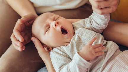 Babies that wake up in the night and need less sleep are smarter according to study