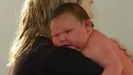 Australian woman has given birth to a 'sumo' sized baby girl weighing in at nearly 6kgs